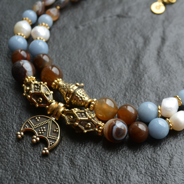 Two-row necklace with agate, angelite and pearls from the "Lavender Coffee" collection, Brown