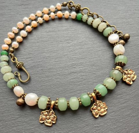 Flowers on a jade necklace, Green